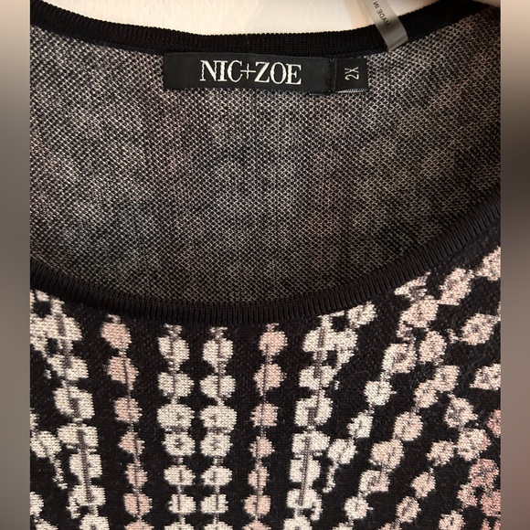 Elegant Nic + Zoe long sleeve sweater in beautiful design - Picture 2 of 3